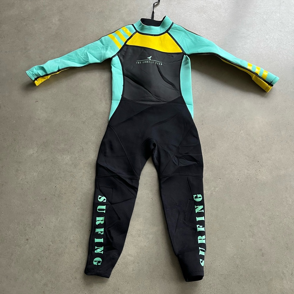 Dark lightning the lonely fish kids wetsuit size L
